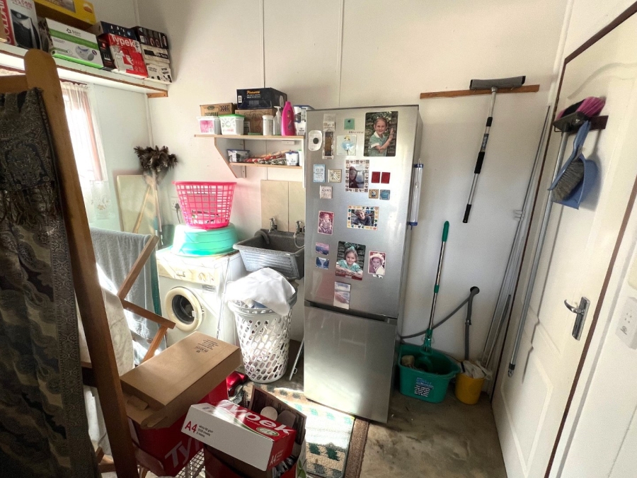 2 Bedroom Property for Sale in Harkerville A H Western Cape